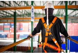 Tipos de arneses de seguridad para trabajos en altura